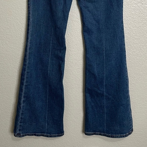Old Navy Higher High-Rise Flare Medium Wash Mary Kate Jeans, Size 4 - Picture 5 of 10